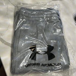 Under armour fleece woman’s pants